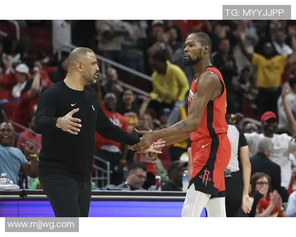 火箭队与湖人队激战精彩集锦回顾全场高光时刻与精彩瞬间分析