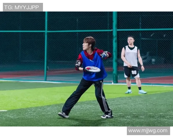 重庆飞盘队在滑板精英赛中的精彩表现与状态分析 重庆飞盘队在滑板精英赛中的精彩表现与状态分析