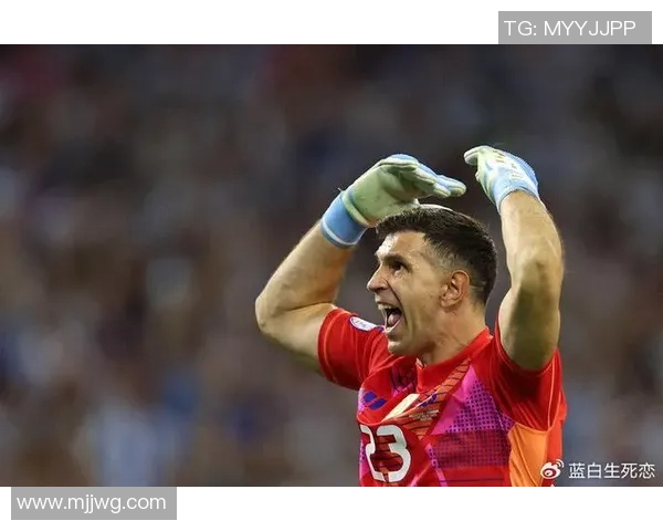 马丁内斯的传奇旅程:从球场新星到世界足球巨星的蜕变与成就 马丁内斯的传奇旅程:从球场新星到世界足球巨星的蜕变与成就