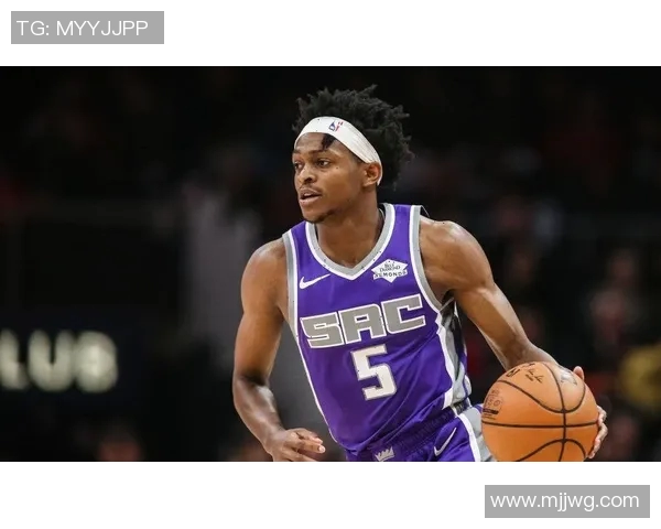 德阿隆福克斯引领国王队崛起成NBA新星的背后故事与奋斗历程 德阿隆福克斯引领国王队崛起成NBA新星的背后故事与奋斗历程